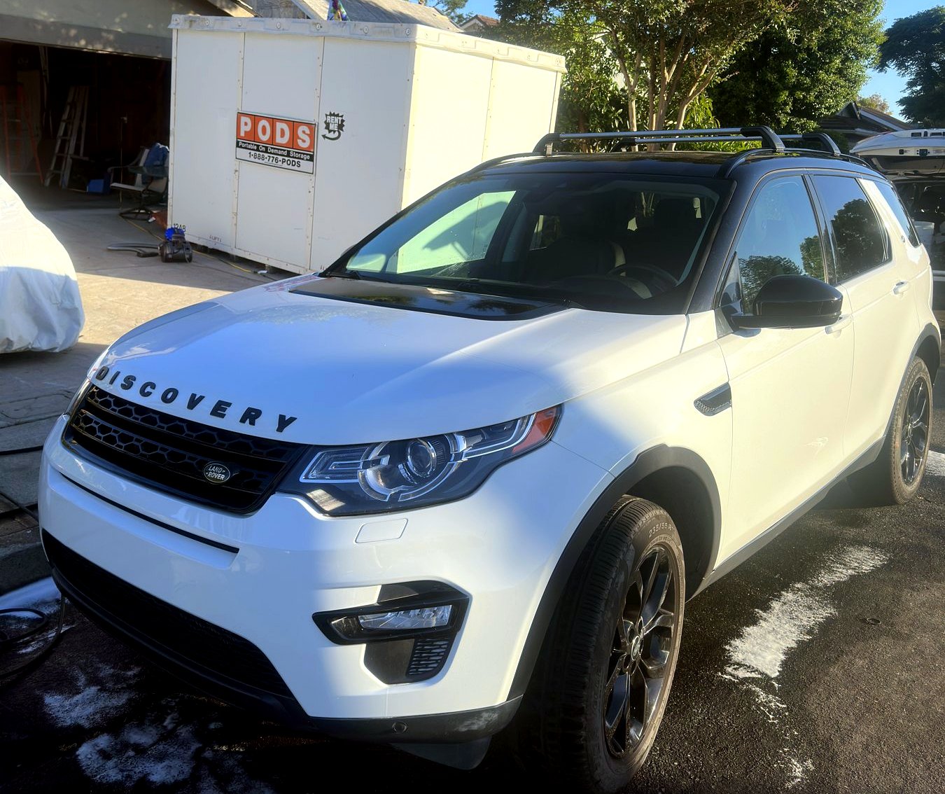 White Land Rover Discovery after an exterior detail